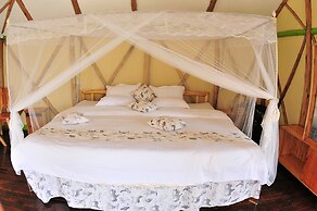 Lake Bunyonyi Rock Resort