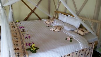 Lake Bunyonyi Rock Resort