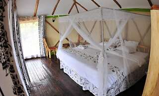 Lake Bunyonyi Rock Resort