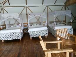Lake Bunyonyi Rock Resort