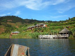 Lake Bunyonyi Rock Resort