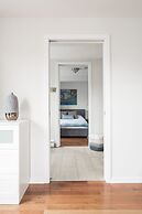 MTLVacationRentals - Suite Mont-Royal - 3 queen beds, 1,5 Ba