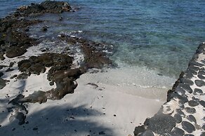 Alii Point #15 - Almost Oceanfront 3 Bedroom Home by RedAwning