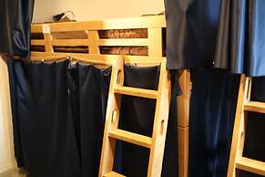 fan ABURATSU Sports Bar & Hostel