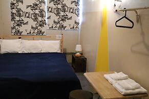 fan ABURATSU Sports Bar & Hostel