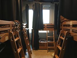 fan ABURATSU Sports Bar & Hostel