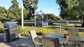 Gazebo Motor Inn