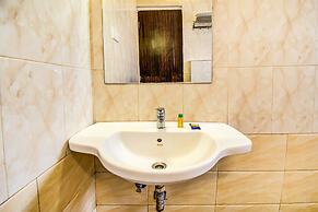 FabHotel 29th Church Inn