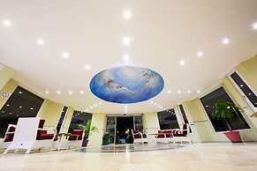 Royal Palm Beach Hotel