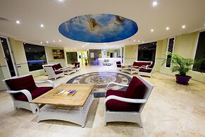 Royal Palm Beach Hotel