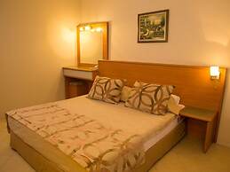 Royal Palm Beach Hotel