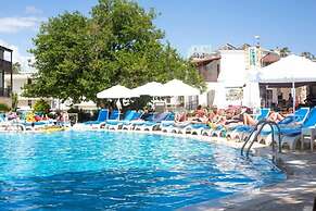 Royal Palm Beach Hotel