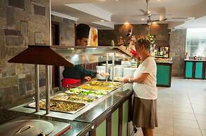 Royal Palm Beach Hotel