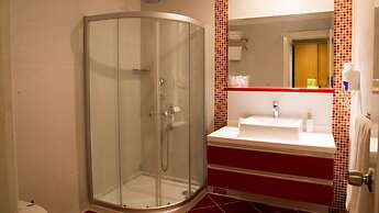 Royal Palm Beach Hotel