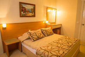 Royal Palm Beach Hotel