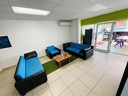 Mahana Lodge Hostel & Backpacker