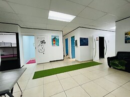 Mahana Lodge Hostel & Backpacker