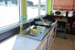 Mahana Lodge Hostel & Backpacker