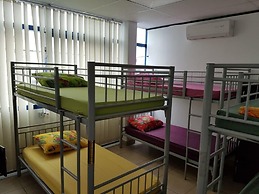 Mahana Lodge Hostel & Backpacker