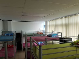 Mahana Lodge Hostel & Backpacker