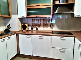 Baratero City Corner II Apartment