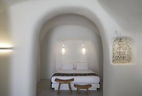 Elysian Santorini