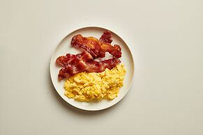 Holiday Inn Knoxville N - Merchant Drive by IHG