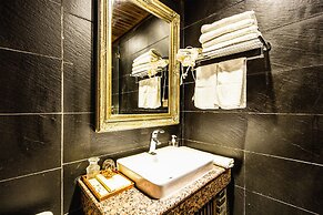 Lijiang Wengjia Dayuan