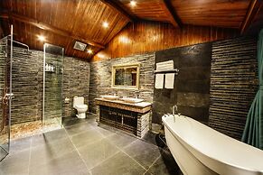 Lijiang Wengjia Dayuan