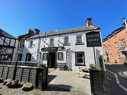 Airlie Arms Hotel