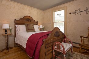 Golden Stage Inn B&B