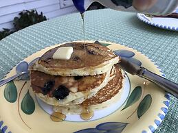 Golden Stage Inn B&B