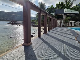 The Drake Seaside Apartment