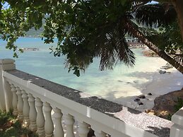 The Drake Seaside Apartment