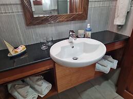 The Drake Seaside Apartment