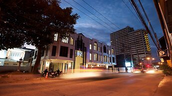 B2 Riverside Premier Hotel