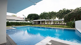 B2 Riverside Premier Hotel