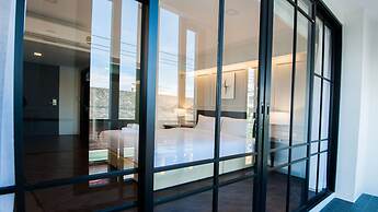 B2 Riverside Premier Hotel