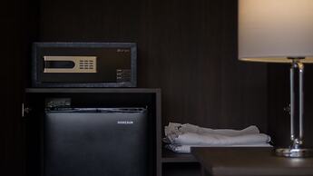 B2 Riverside Premier Hotel