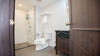 B2 Riverside Premier Hotel