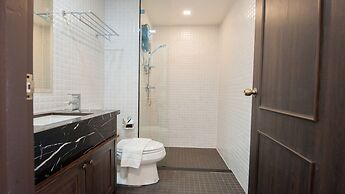 B2 Riverside Premier Hotel