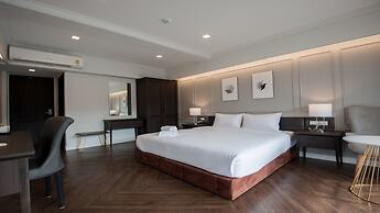 B2 Riverside Premier Hotel