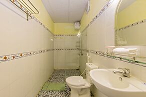 Bougain Villeas Homestay