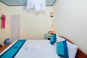 Bougain Villeas Homestay