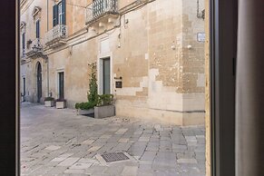 ARCO VECCHIO URBAN SUITE by EPOCA COLLECTION
