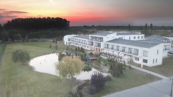 Garden Hotel Medical & Spa
