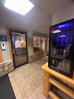 Pictured Rocks Inn & Suites