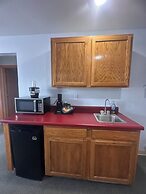 Pictured Rocks Inn & Suites