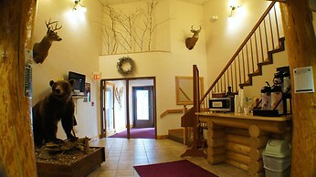 Pictured Rocks Inn & Suites