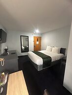 Pictured Rocks Inn & Suites